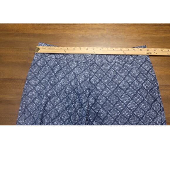 💙 Peter Millar Women’s Wicking Stretch Golf Shorts – Size 10 – Blue Geometric - Picture 6 of 12